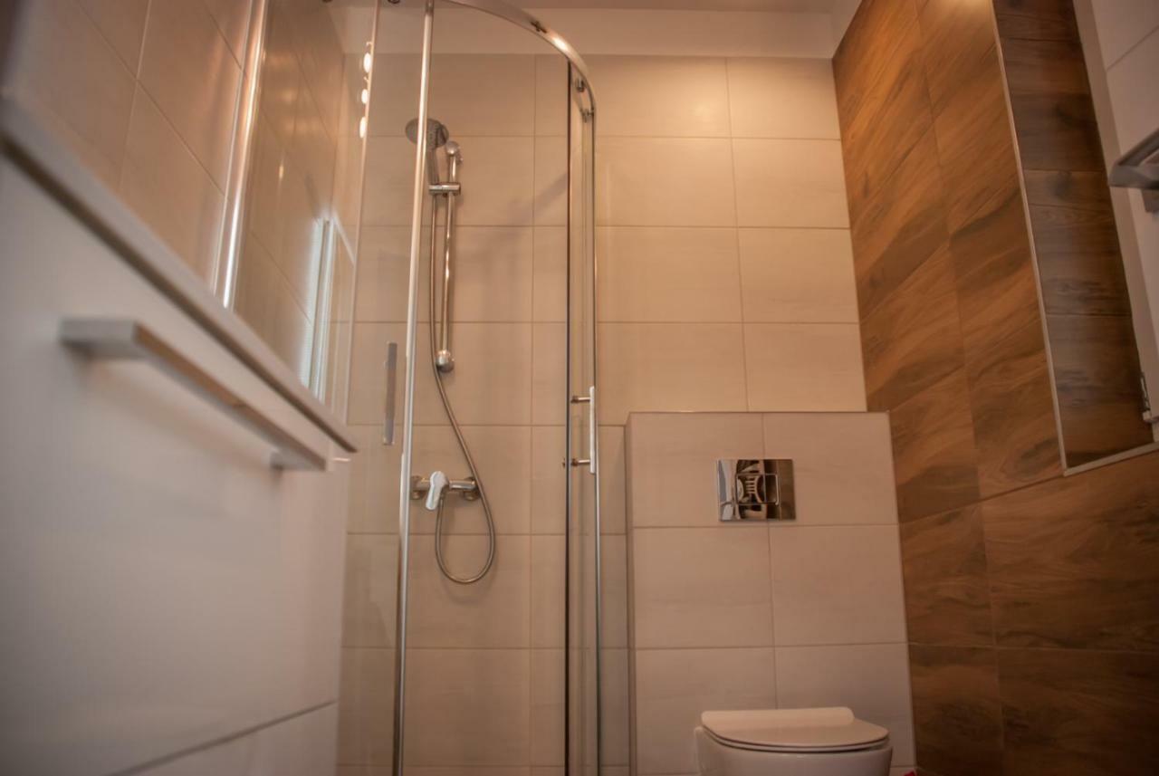 Noclegi "Boczna 5A" Apartamenty Goscinne Szczawno-Zdroj Esterno foto