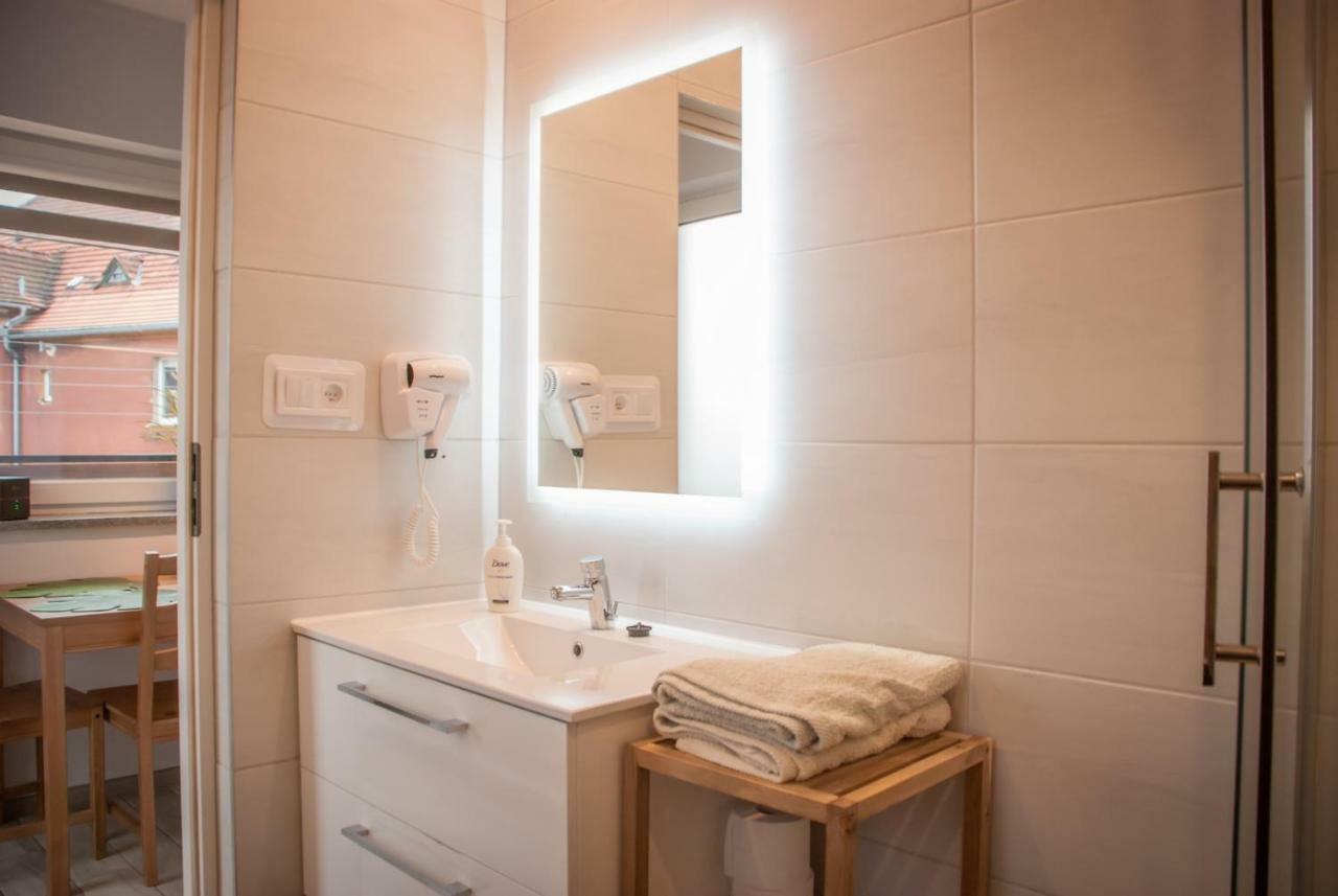 Noclegi "Boczna 5A" Apartamenty Goscinne Szczawno-Zdroj Esterno foto