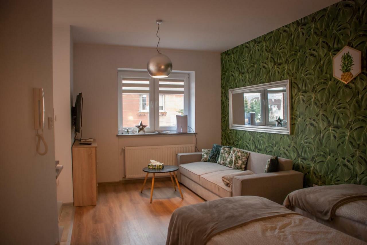 Noclegi "Boczna 5A" Apartamenty Goscinne Szczawno-Zdroj Esterno foto