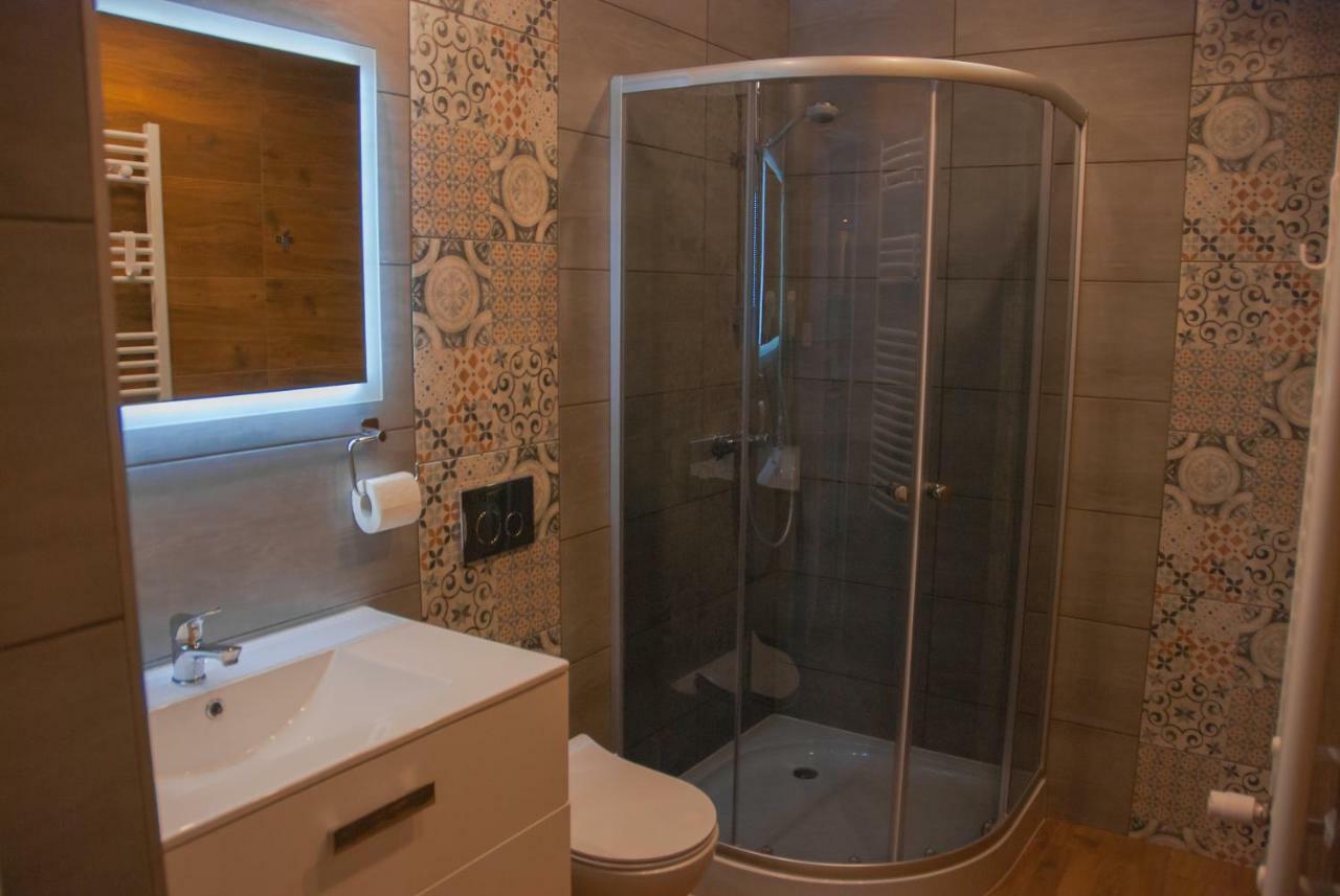 Noclegi "Boczna 5A" Apartamenty Goscinne Szczawno-Zdroj Esterno foto