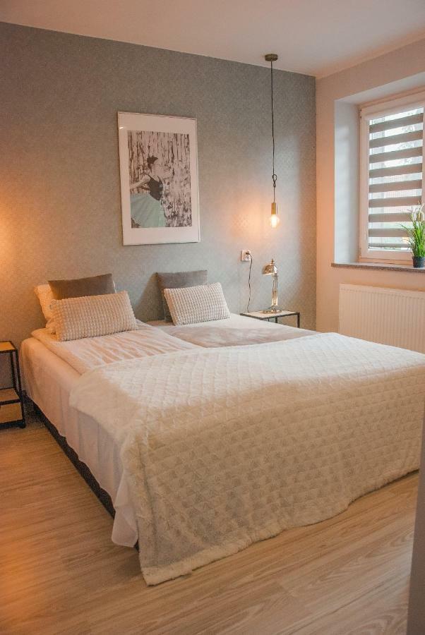 Noclegi "Boczna 5A" Apartamenty Goscinne Szczawno-Zdroj Esterno foto