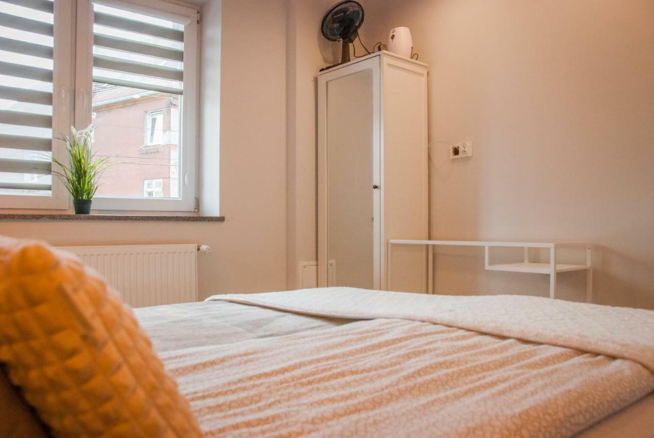 Noclegi "Boczna 5A" Apartamenty Goscinne Szczawno-Zdroj Esterno foto